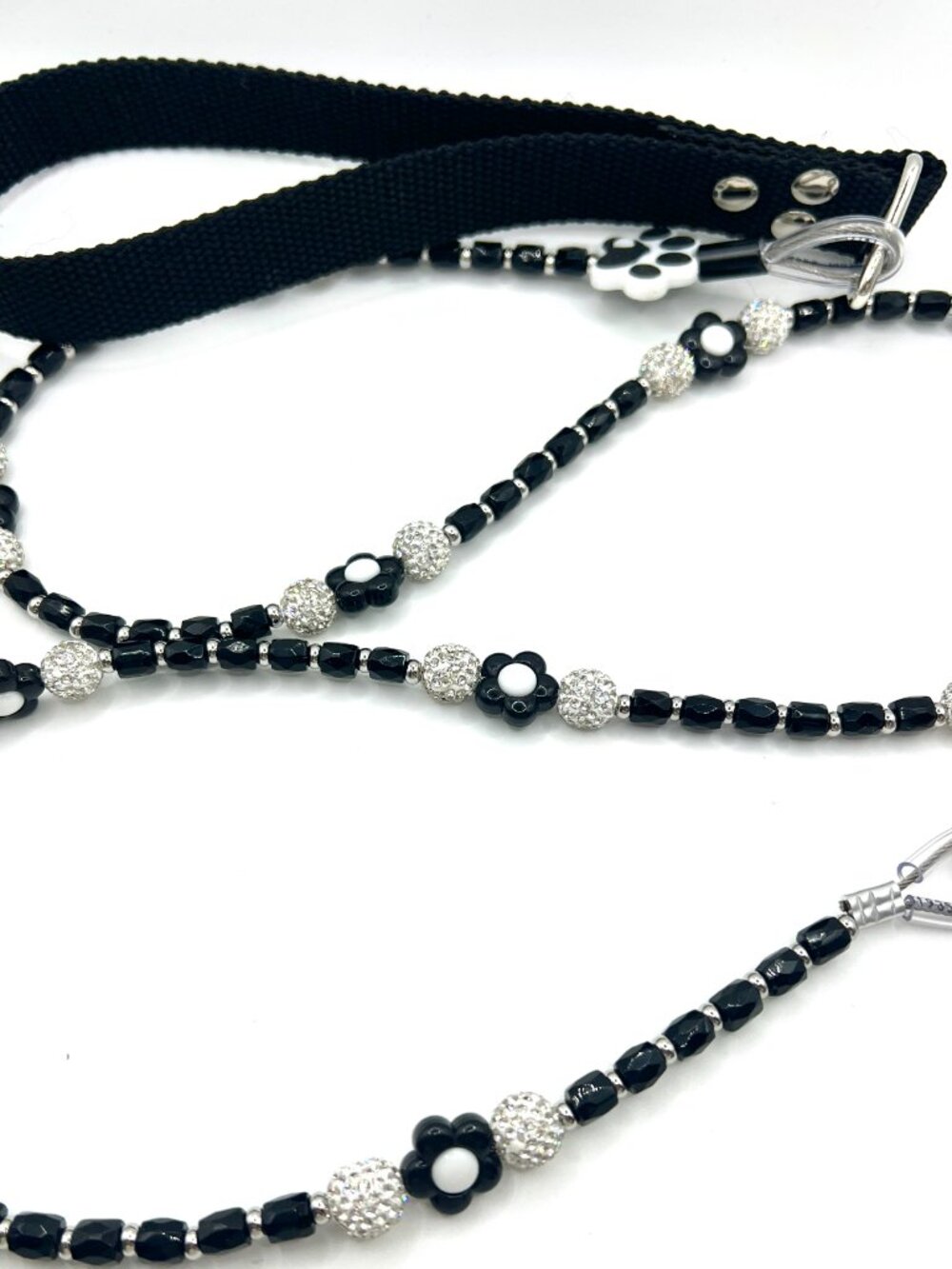 Bougie Beaded Dog Leash - Black Flowers, Sparkly Silver - Handmade - Picture 10 of 11